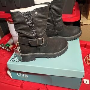 Cliffs by WHITE MOUNTAIN Black Ankle Boots